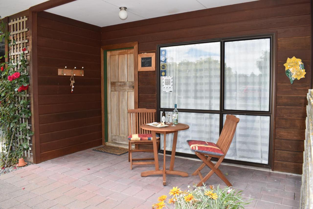 Olivista Bed & Breakfast Masterton Exterior photo