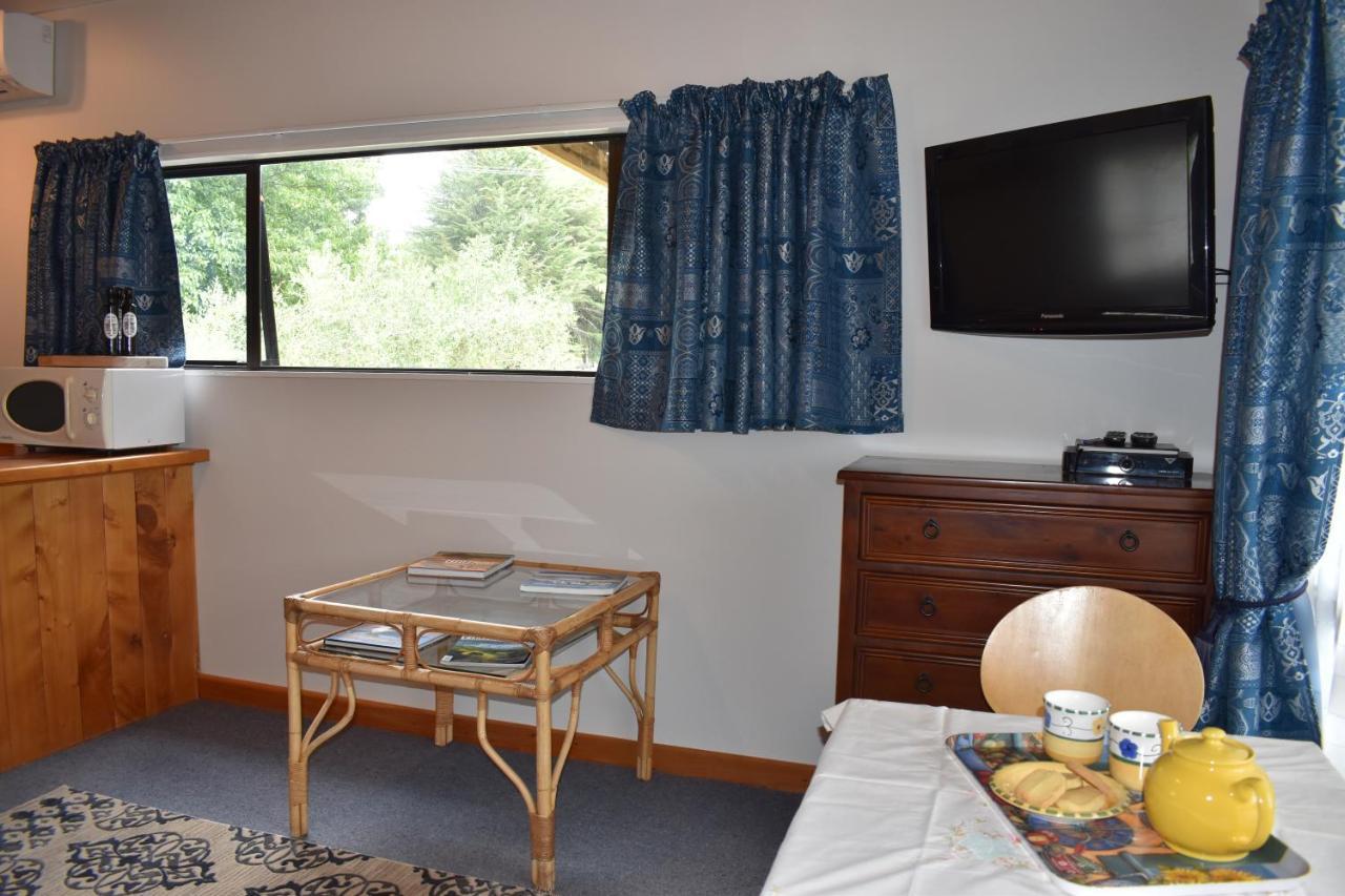 Olivista Bed & Breakfast Masterton Exterior photo